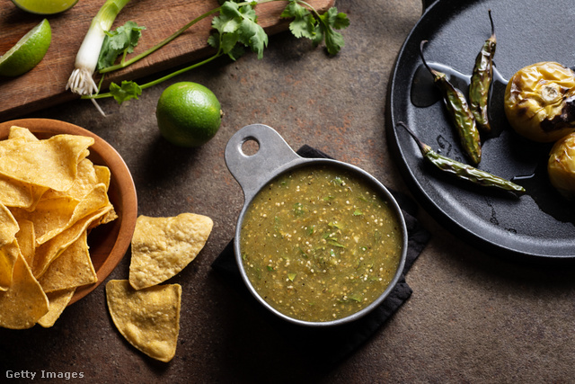 A salsa verde mártogatósnak és húsok mellé, mártásnak is kiváló