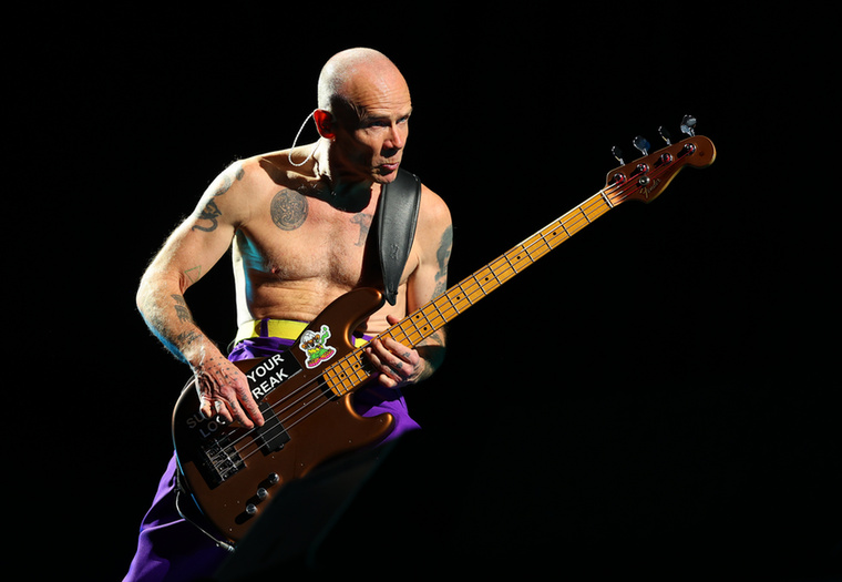 Több mint 25 milllió 900 ezer forintért adja ki havonta 2020-ban vásárolt Los Angeles-i otthonát Flea – eredeti nevén Michael Peter Balzary –, a Red Hot Chili Peppers basszusgitárosa