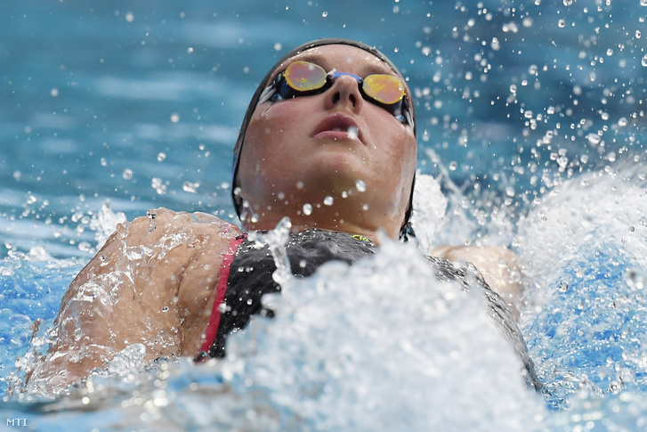 A későbbi győztes Hosszú Katinka a női 200 méteres vegyesúszás döntőjében a Négy Nemzet Úszóversenyen a Margit-szigeti Hajós Alfréd Nemzeti Sportuszodában 2020. július 26-án