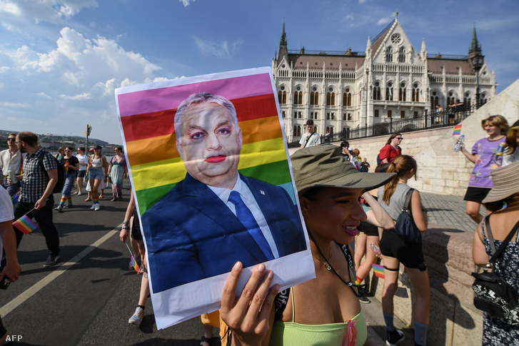 Résztvevők a Budapest Pride-on 2022. július 23-án