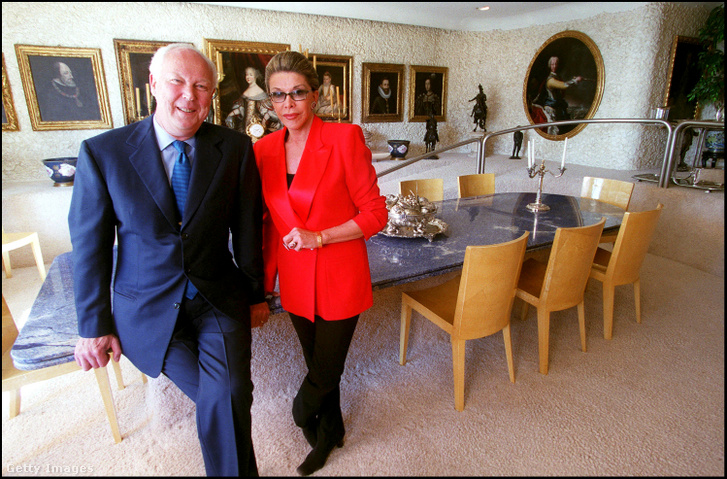A nápolyi hercegi pár, Viktor Emánuel és felesége, Marina Doria svájci otthonukban