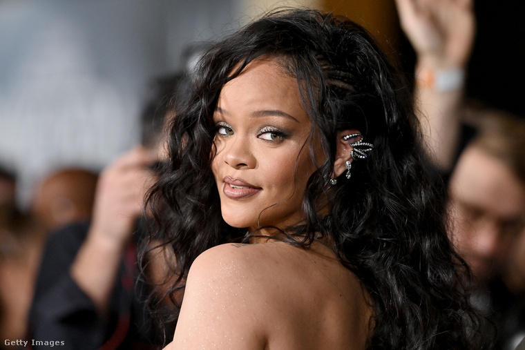 Eladásra kínálja Beverly Hills-i luxusotthonát Rihanna