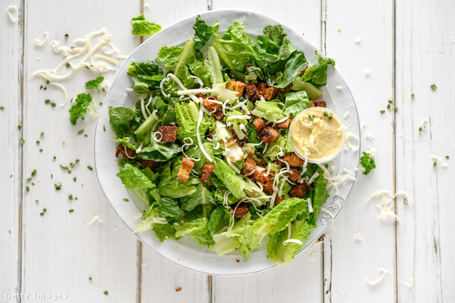 Nemcsak egészséges, de kifejezetten könnyű nyári étel a saláta