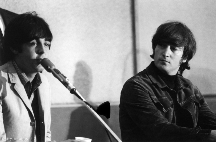 Paul McCartney és John Lennon 1965-ben