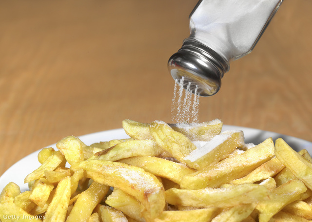 A szívbetegségek jelentős hányadáért a sós ételek fogyasztása felel