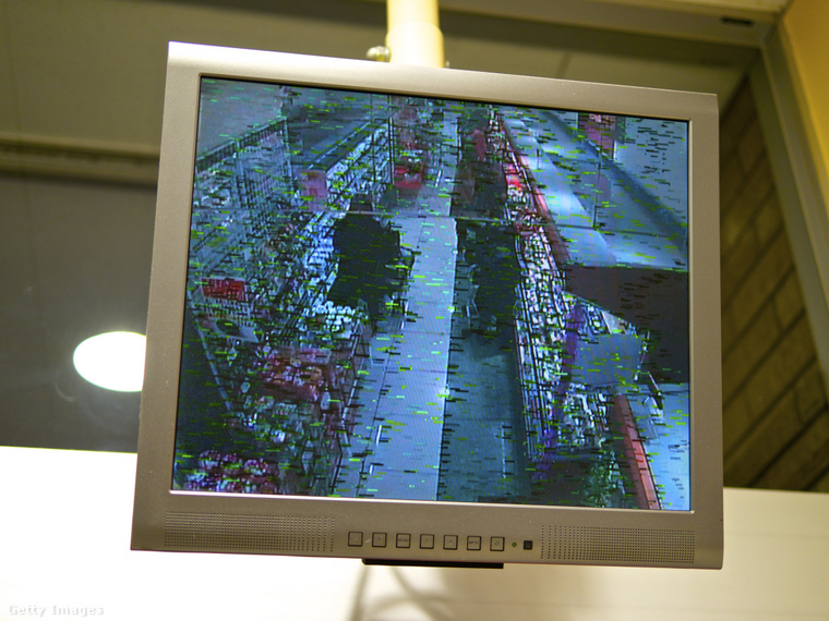 Korábban csak a biztonsági kamera figyelte a vásárlókat. (Fotó: The Real Tokyo Life / Getty Images Hungary)
