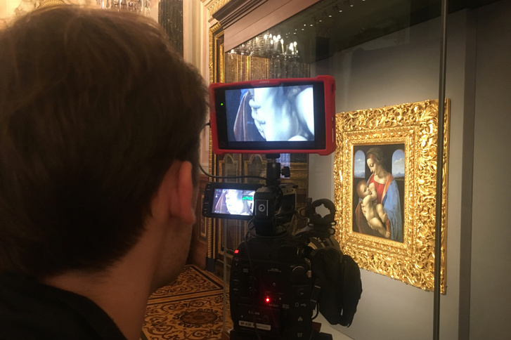 Filming Madonna Litta by Leonardo, Hermitage Museum, St. Petersb