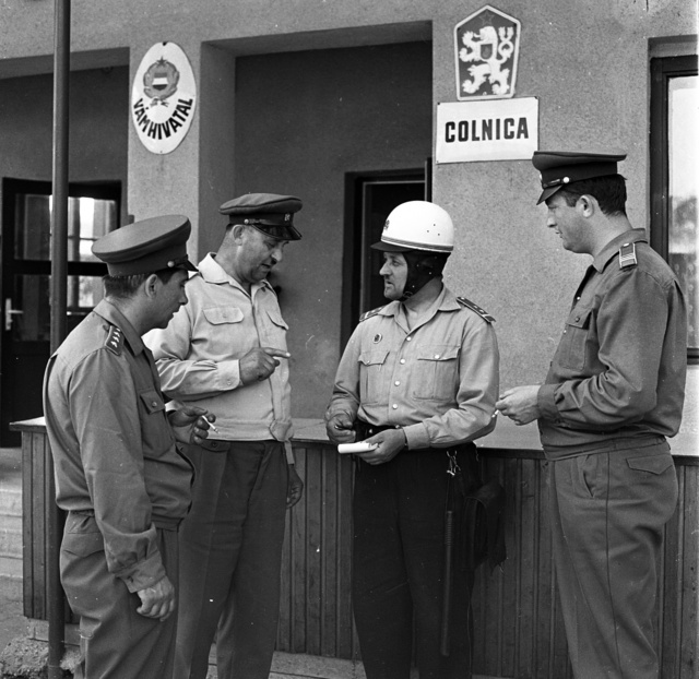 A somoskőújfalui magyar–csehszlovák határátkelő az 1960-as években