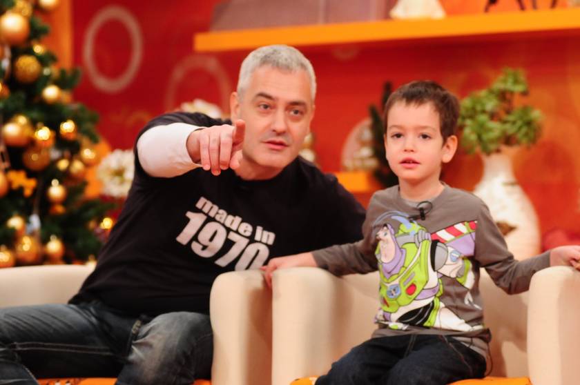 Abaházi Csaba nagyobbik fiával az RTL Klub Reggeli című műsorában 2010 decemberében.
