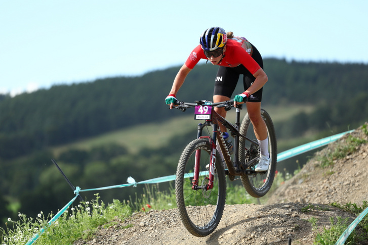 Vas Kata Blanka a glasgow-i kerékpáros-világbajnokság U23-as hegyikerékpáros női versenyében 2023. augusztus 11-én