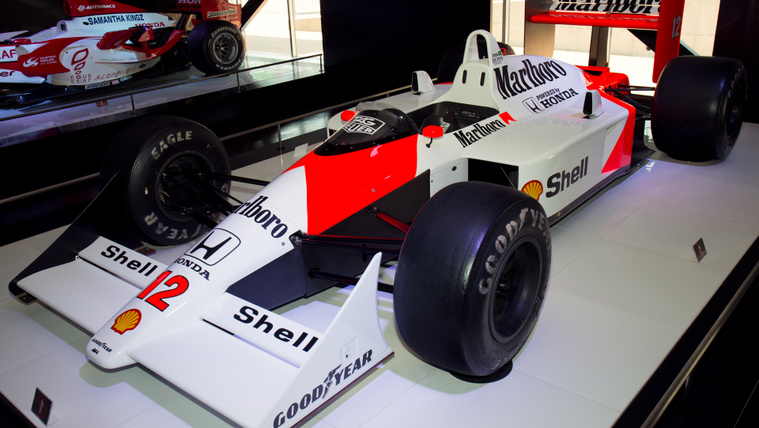 McLaren MP4-4 front-left Suzuka RacingTheater