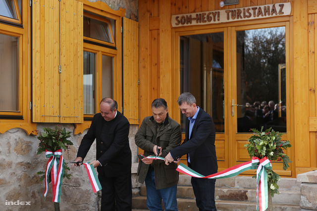 Orbán Viktor a Som-hegyen