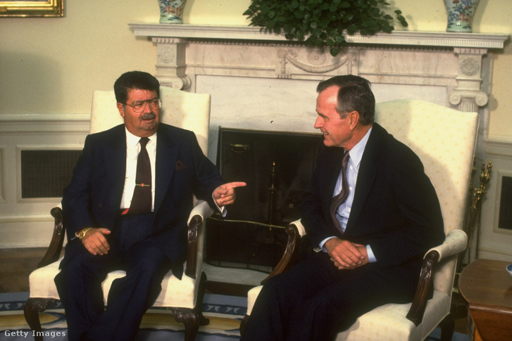 Turgut Ozal és George H. W. Bush a Fehér Házban 1990. szeptemberében