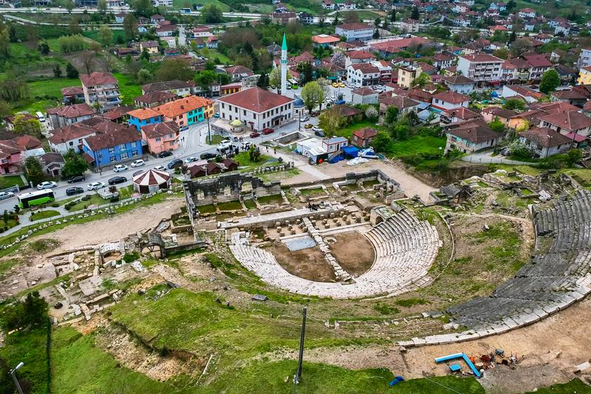 Prusias ad Hypium egy ősi város volt Bithüniában. A képen látható hely Düzce tartományában, Konuralpban található.