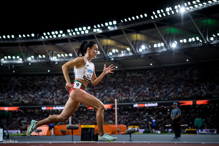Hungarian Bianca Keri in the semi-finals of the 800-meter race