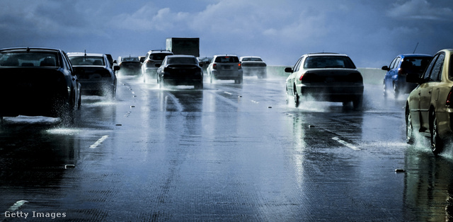 A lehűlés esővel jön, az autósoknak vigyáznia kell majd