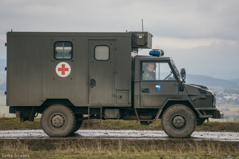 A Nemzetközi Vöröskereszt egyik járműve. (Fotó: Bloomberg / Getty Images Hungary)