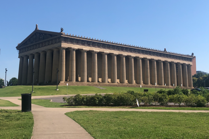 Az athéni Parthenon pontos és teljes körű rekonstruált mása Nashville-ben