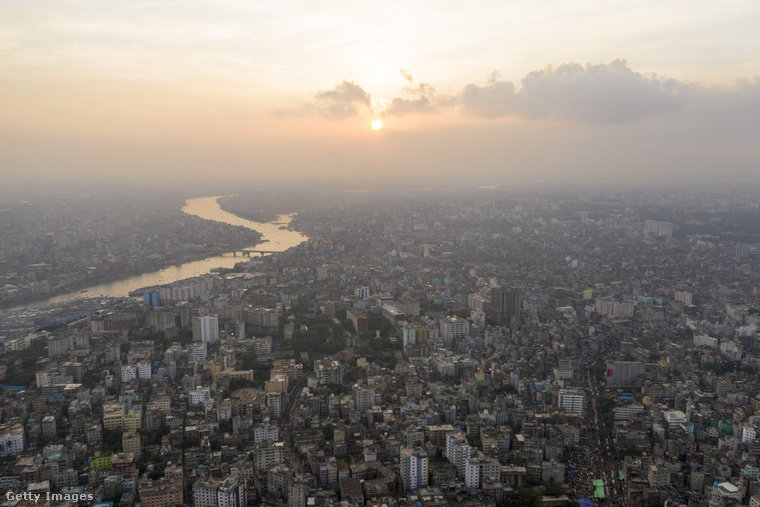 Banglades fővárosa, Dhaka látképe. (Fotó: zakir hossain chowdhury / Getty Images Hungary)