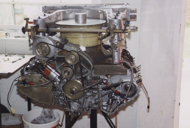 956 engine on stand Totalcar