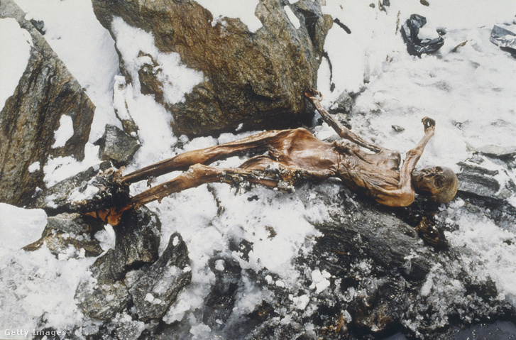 Ötzi mumifikálódott testének felfedezése a Similaun gleccseren