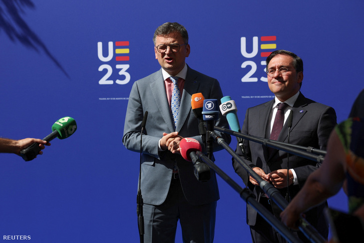 Dmitro Kuleba az EU külügyminisztereinek spanyolországi találkozóján Toledóban 2023. augusztus 31-én