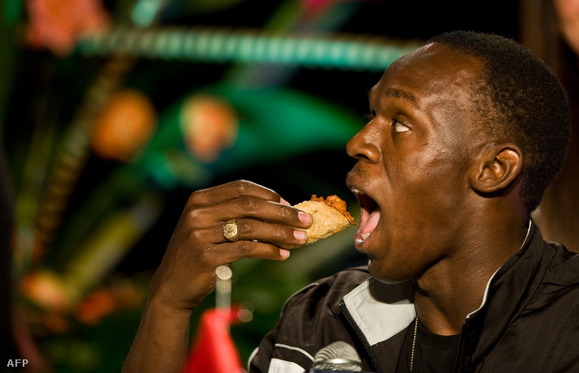 Képünk csak illusztráció, nem is nuggetset eszik Bolt
