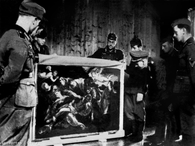 Német katonák egy Tintoretto-festményt távolítanak el egy francia múzeum faláról