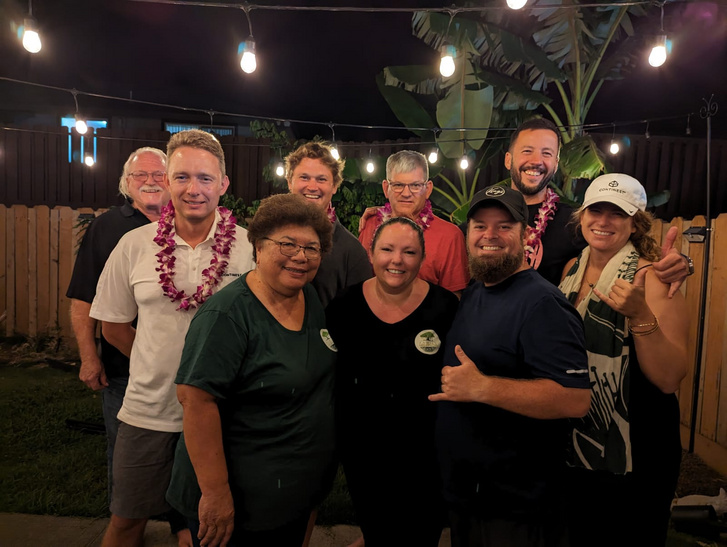 A Continest-team és a hawaii Family Life Center segélyszervezet munkatársai