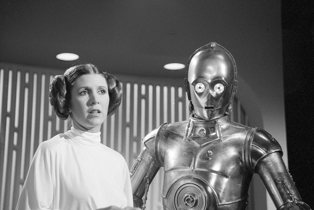 A Star Wars Leia hercegnőjének fonatait még ma is sokszor kérik a fodrásztól, ki hozta őket divatba?