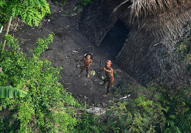 Egy érintetlen törzs tagjai Brazíliában