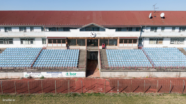 A Stadler Stadion egykori lelátója. (Fotó: Bődey János / Index)