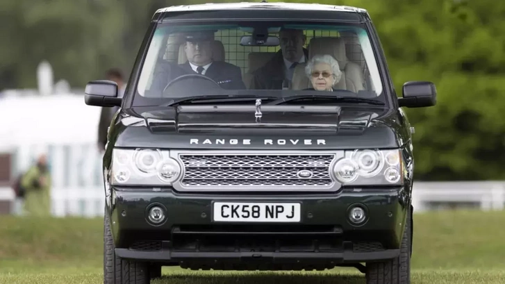 II. Erzsébet brit királynő sem véletlenül választotta a Land Rovert...