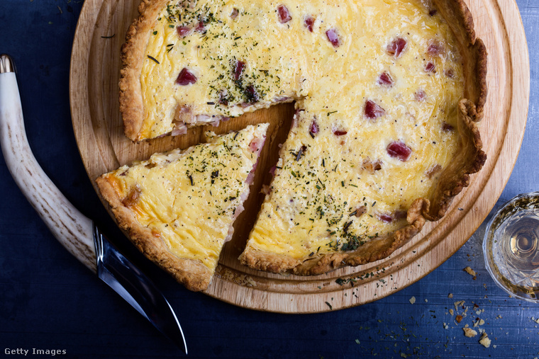 Cheddar sajtos quiche. (Fotó: istetiana / Getty Images Hungary)