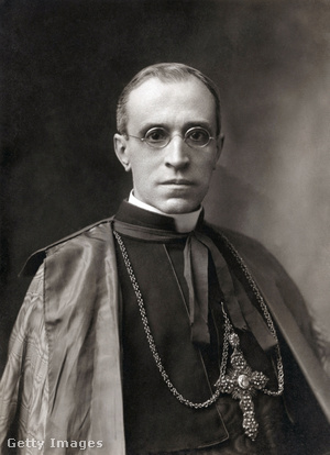 A későbbi XII. Piusz pápa itt még Eugenio Pacelli bíborosként