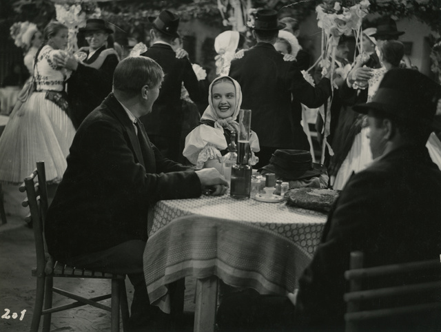 Tolnay Klári a Tiszavirág c. filmben (1938)