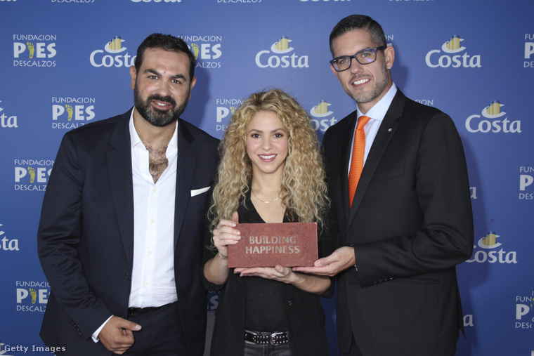 Shakira díjatt kapott a kolumbiai gyermekekért végezett munkájáért. (Fotó: Europa Press Entertainment / Getty Images Hungary)