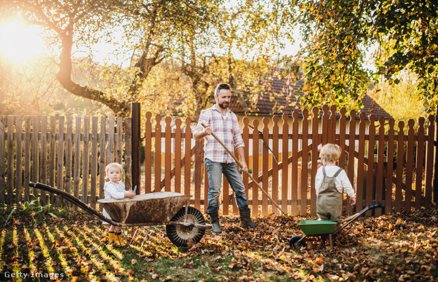 Az őszi kerti munkába az egész családot be lehet vonni