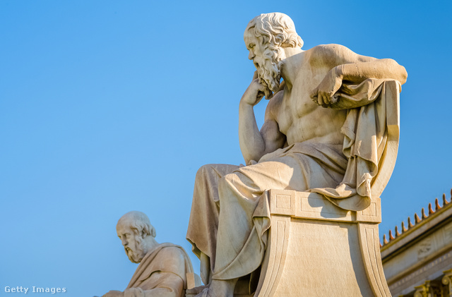 Két ókori görög filozófus, Platón és Szókratész szobra