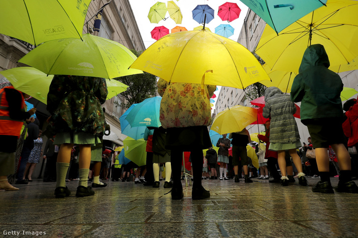 Az ADHD Alapítvány liverpooli Umbrella-projektje színes esernyős installációval hívta fel a figyelmet a figyelemhiányos hiperaktivitás-zavarral élőkre