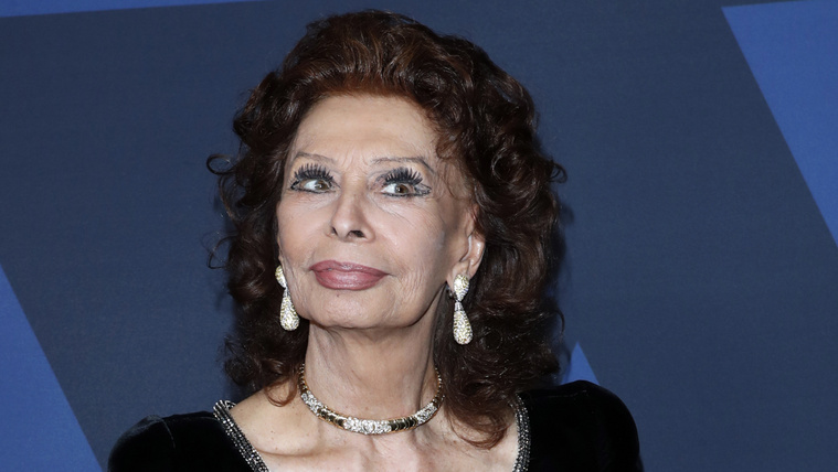 Újabb hírek érkeztek a csípő- és  combcsonttörést szenvedett Sophia Lorenről