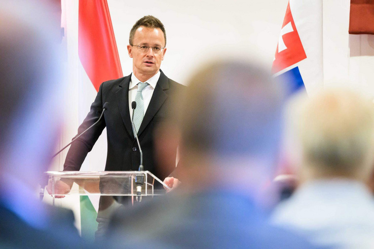 A szlovákok berágtak Szijjártó Péter külügyminiszterre