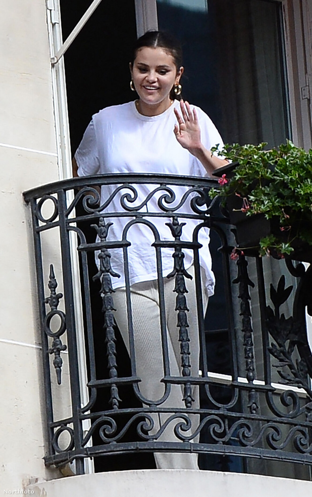 Selena Gomezt Párizsban vették észre a fotósok