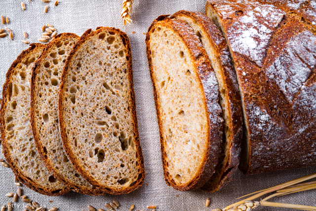 A kovászos kenyér számos egészséges tápanyagot tartalmaz