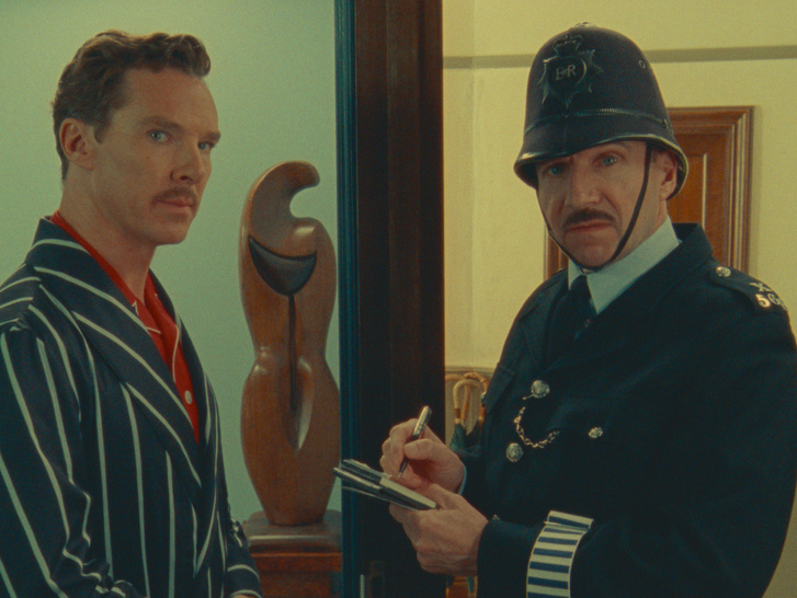 Benedict Cumberbatch és Ralph Fiennes a Henry Sugar csodálatos története c. filmben