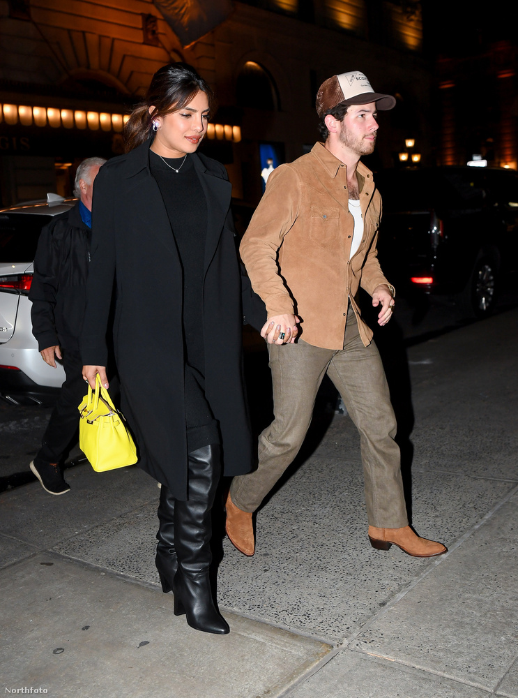 Nick Jonas és párja Priyanka Chopra a New York-i The Polo bárban randiztak, miközben az énekes testvére, Joe Jonas éppen jogi vitában áll egykori kedvesével Sophie Turnerrel a válásuk miatt.