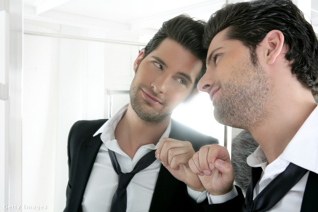A sok szelfit posztoló férfiak az átlagnál narcisztikusabbak és antiszociálisabbak – állítják a kutatók