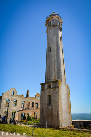 Az első amerikai világítótorony is a szigeten található
