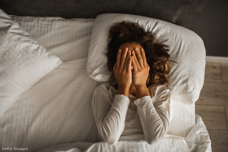 Dr. Kuljeet Gill alvásgyógyász szerint, az alvás sikerességének kulcsa egy következetes alvás-ébrenlét ciklus. (Fotó: Oleg Breslavtsev / Getty Images Hungary)