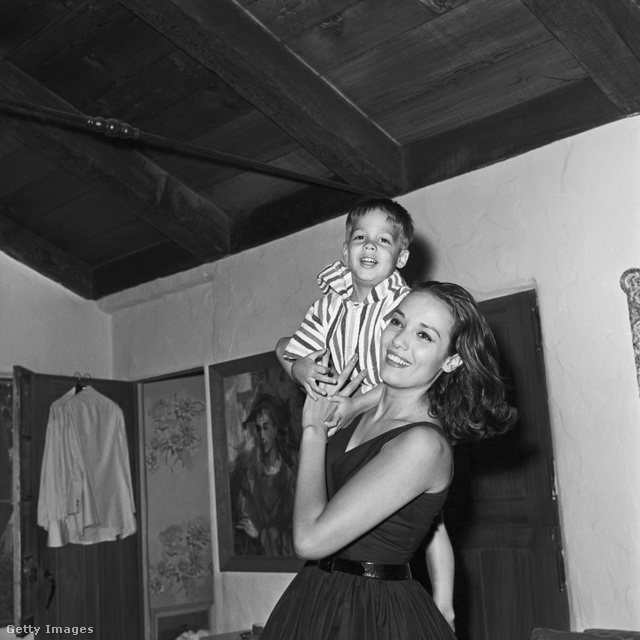 Brando első felesége, Anna Kashfi és a 3 éves Christian